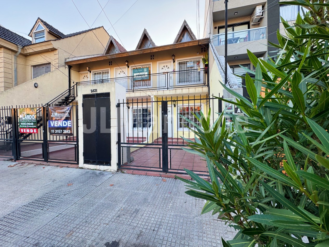 Departamento 3 ambientes con cochera y patio