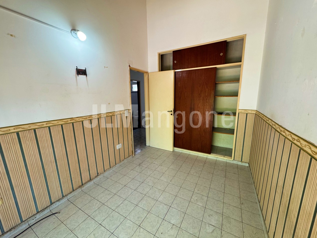 Duplex 4 ambientes con cochera y patio