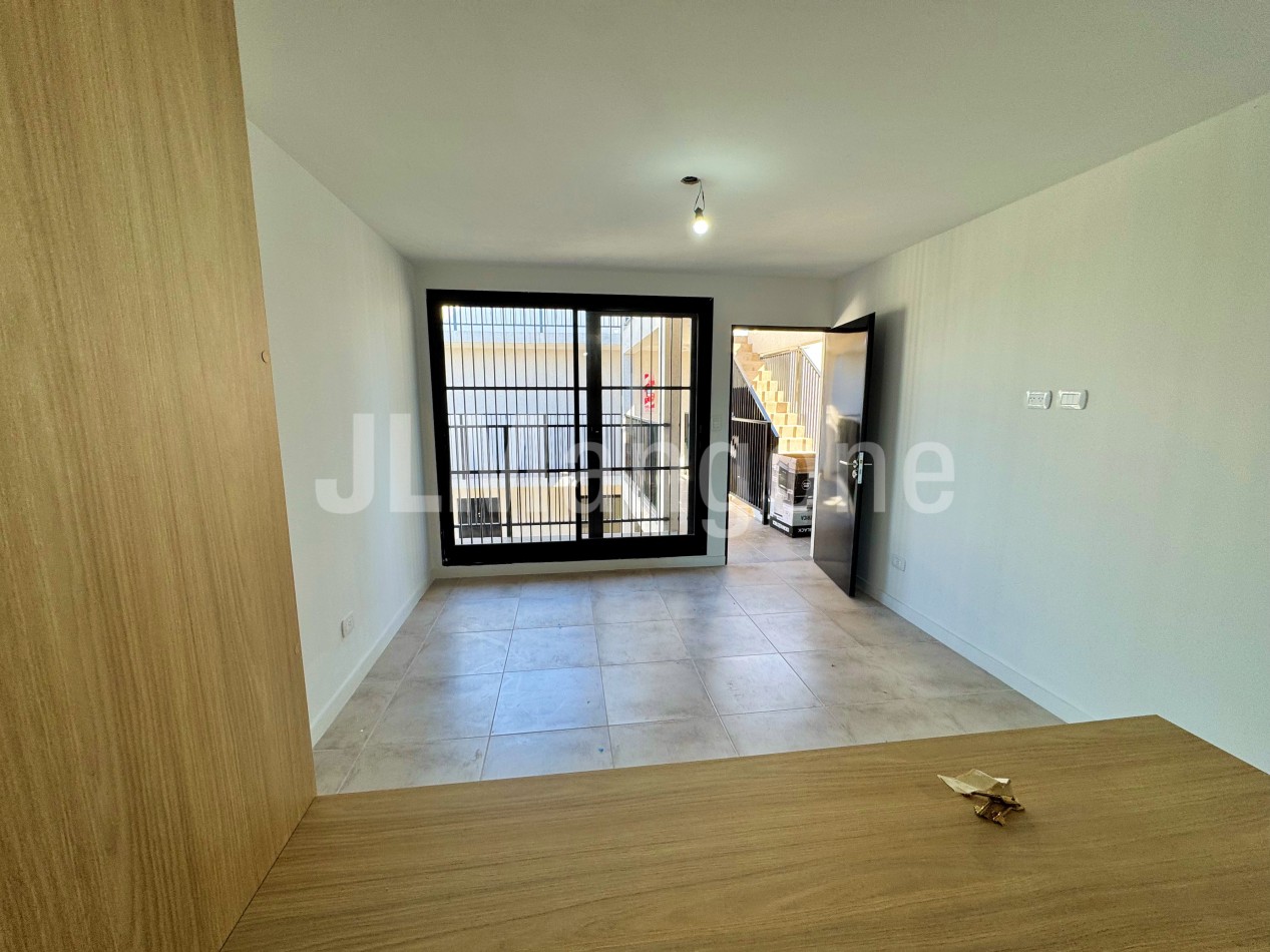 Departamento 2 ambientes con cochera y  balcon