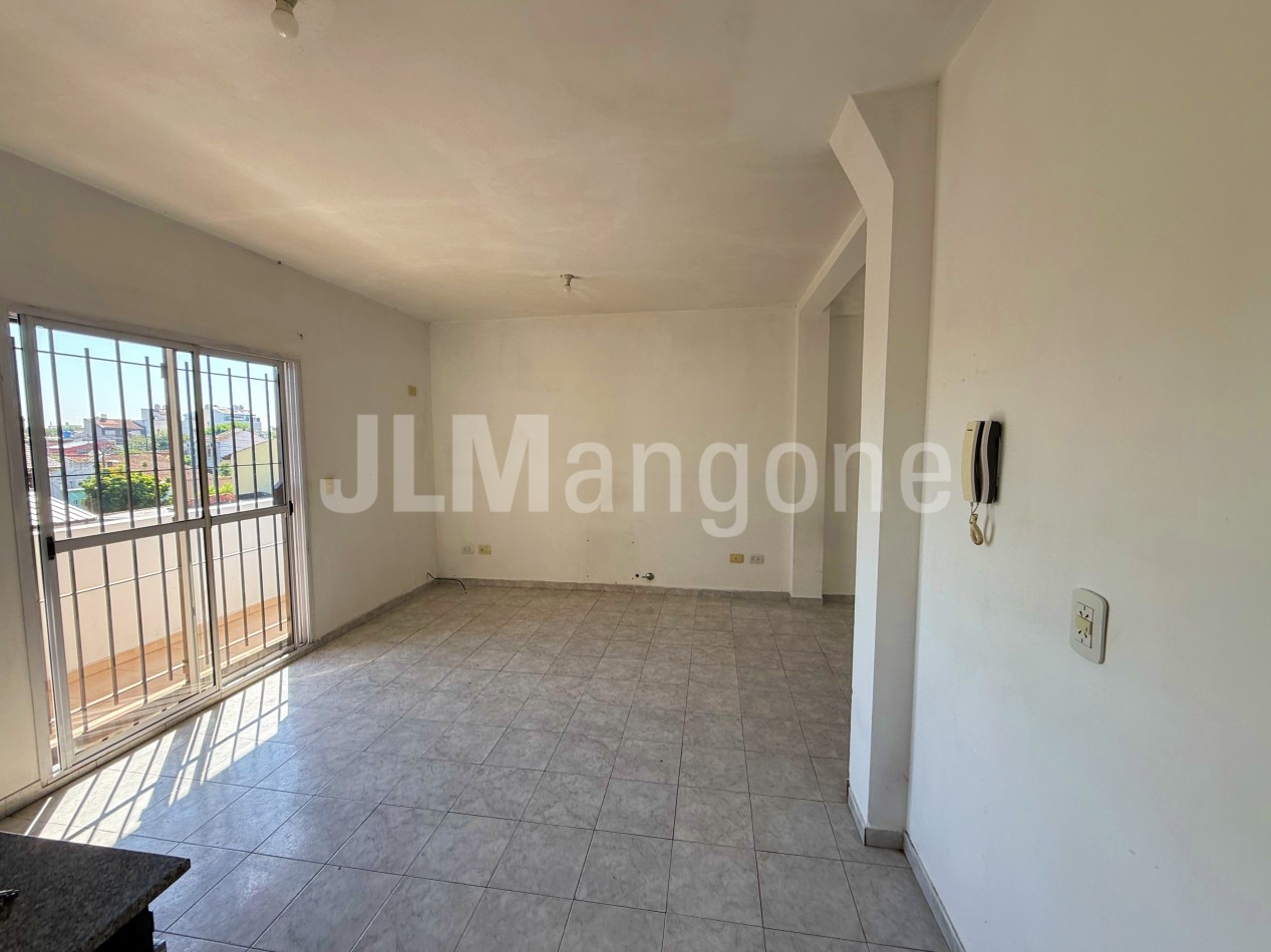 Departamento 2 ambientes con balcon y terraza