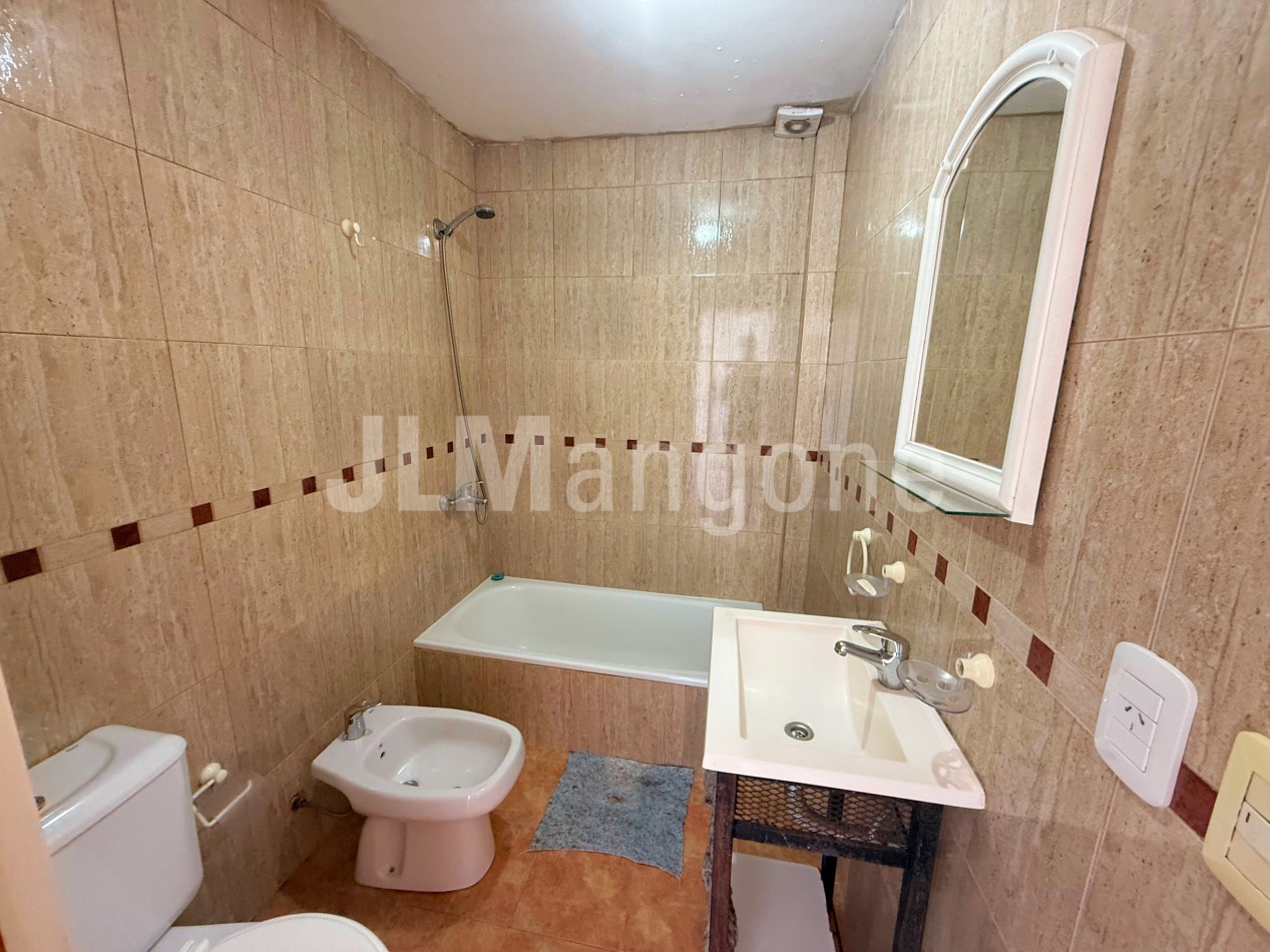 Departamento 2 ambientes con balcon y terraza