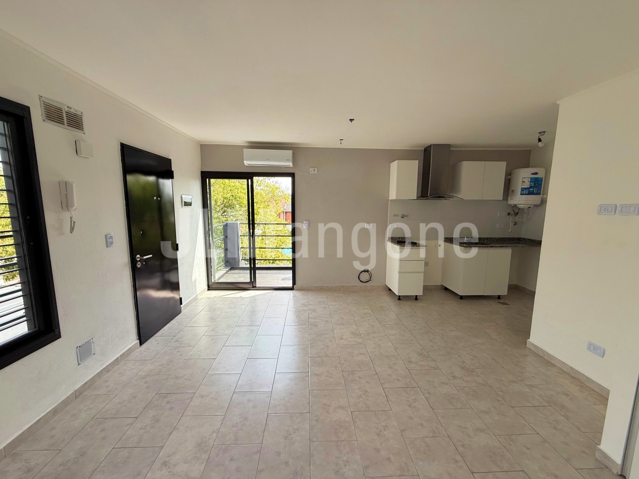 Departamento 1 ambiente con balcon