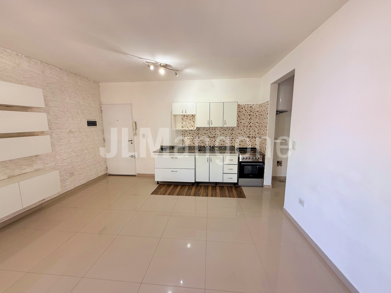 Departamento 2 ambientes con cochera y balcon