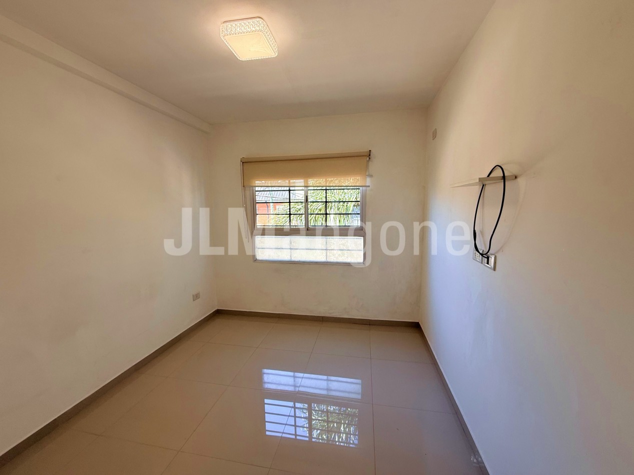 Departamento 2 ambientes con cochera y balcon