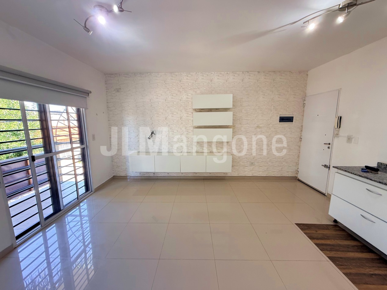 Departamento 2 ambientes con cochera y balcon