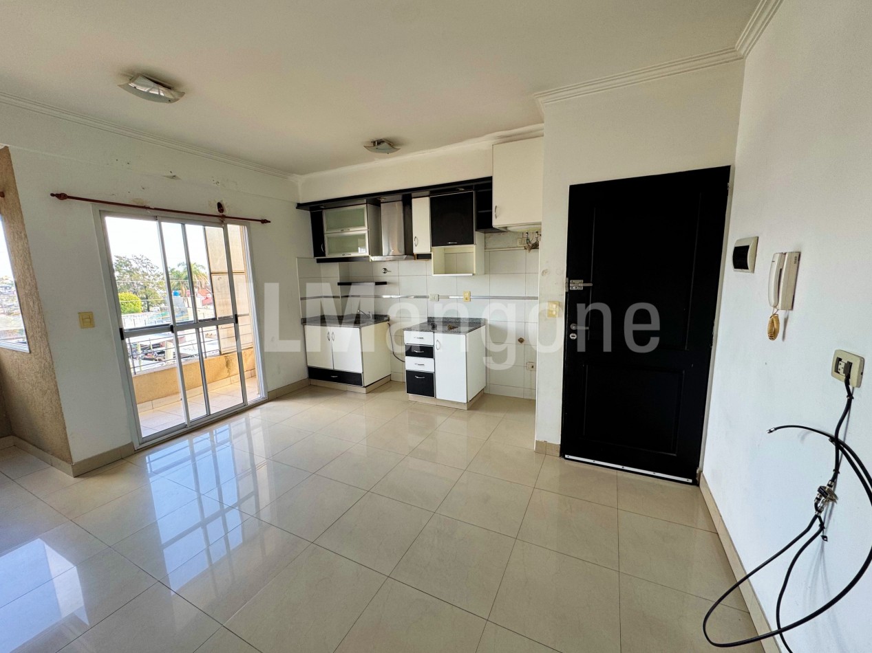 Departamento 3 amb con cochera y balcon