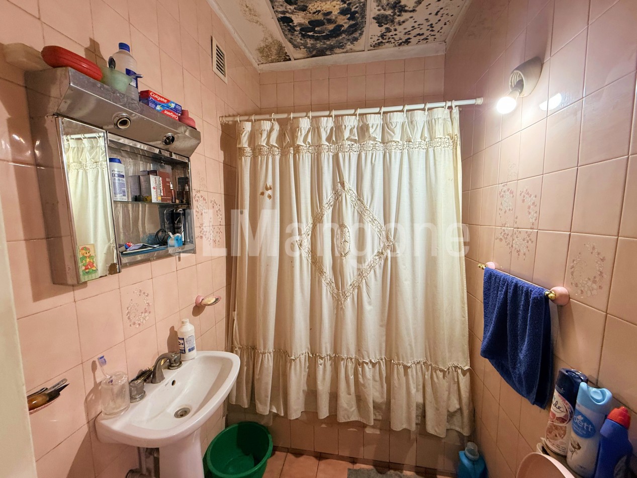 Casa 3 ambientes a refaccionar (Lote 8x15)