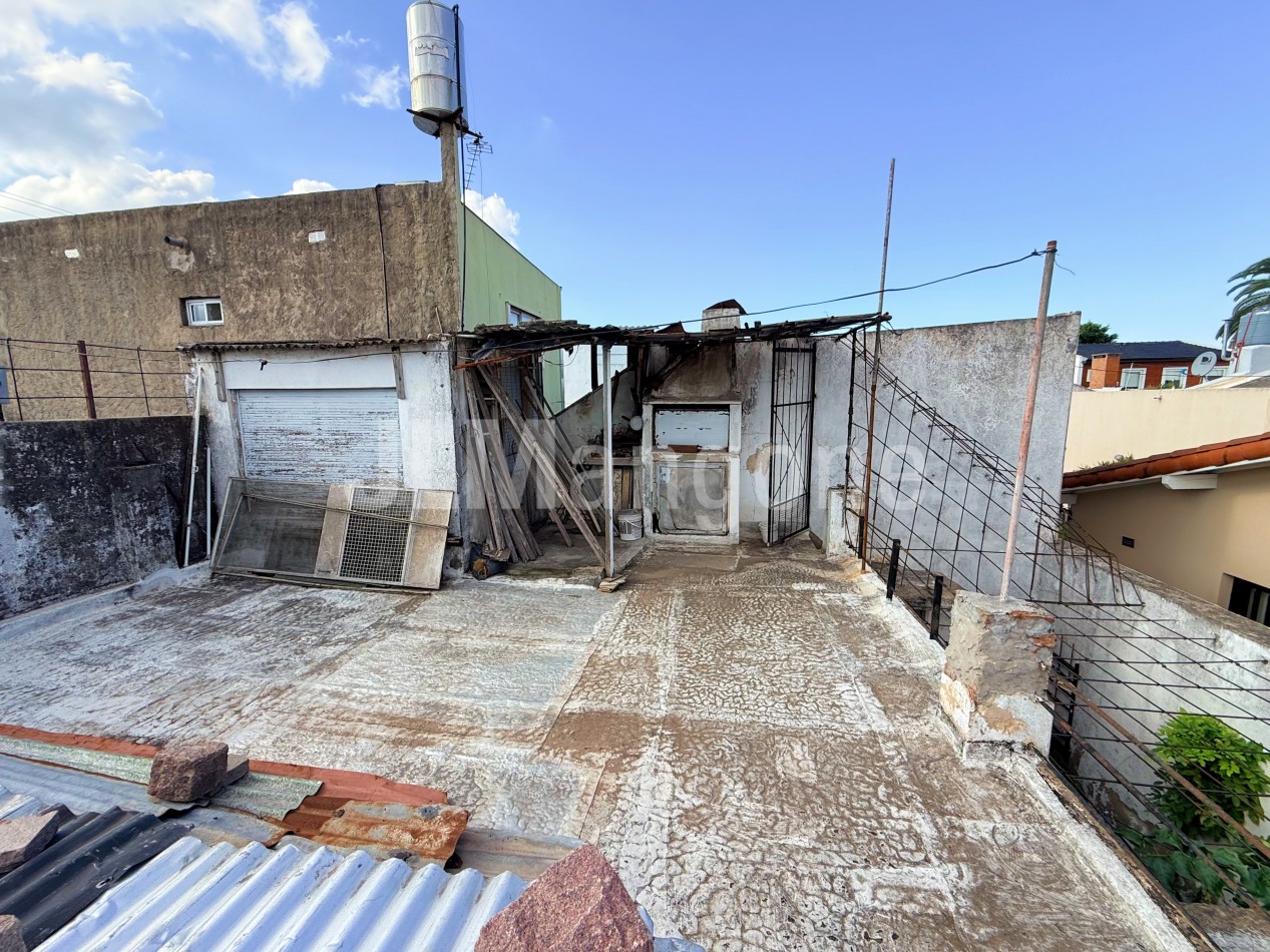 Casa 3 ambientes a refaccionar (Lote 8x15)