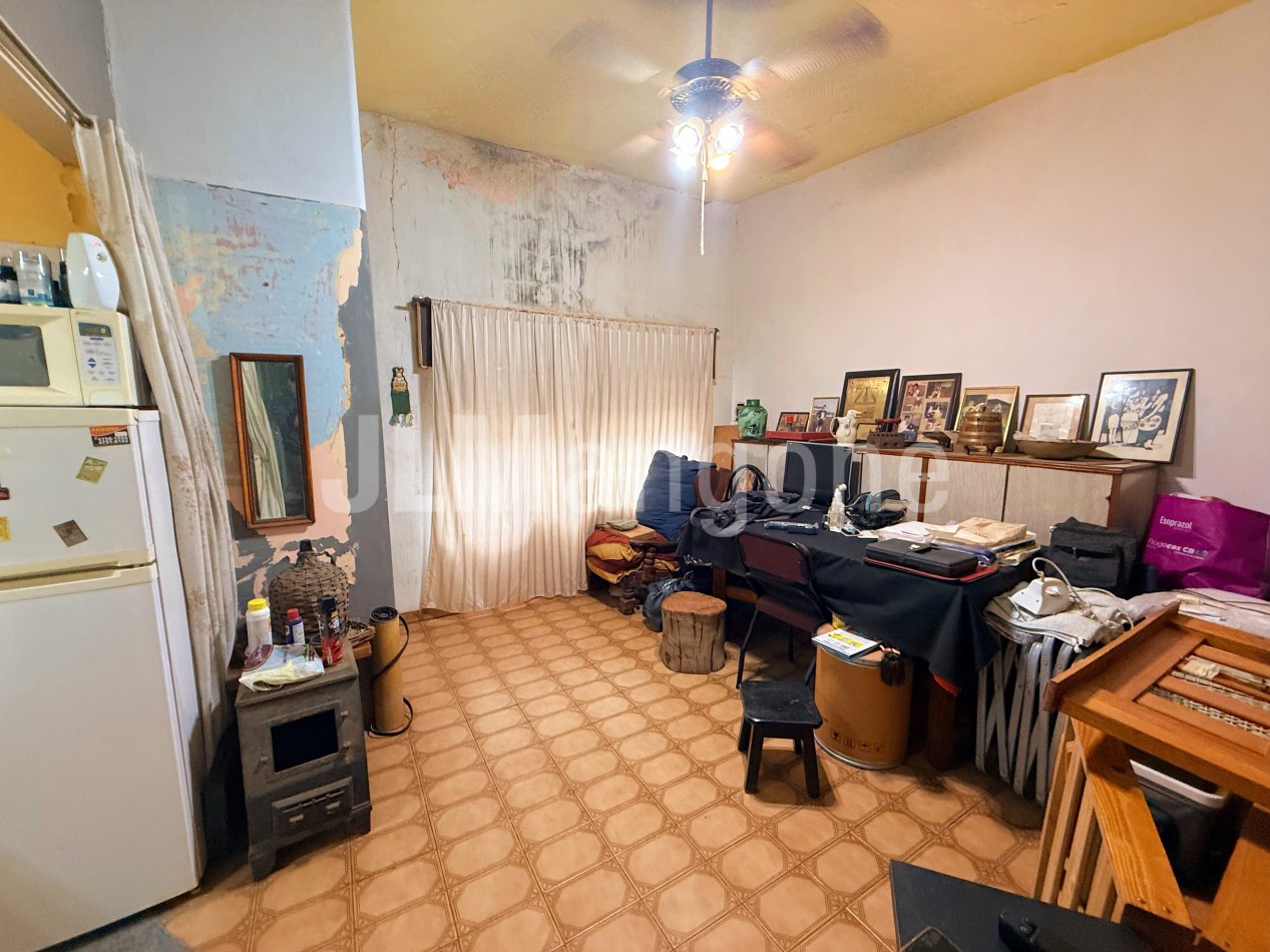 Casa 3 ambientes a refaccionar (Lote 8x15)