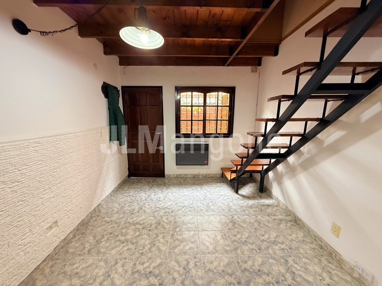 Duplex 2 1/2 ambientes con patio