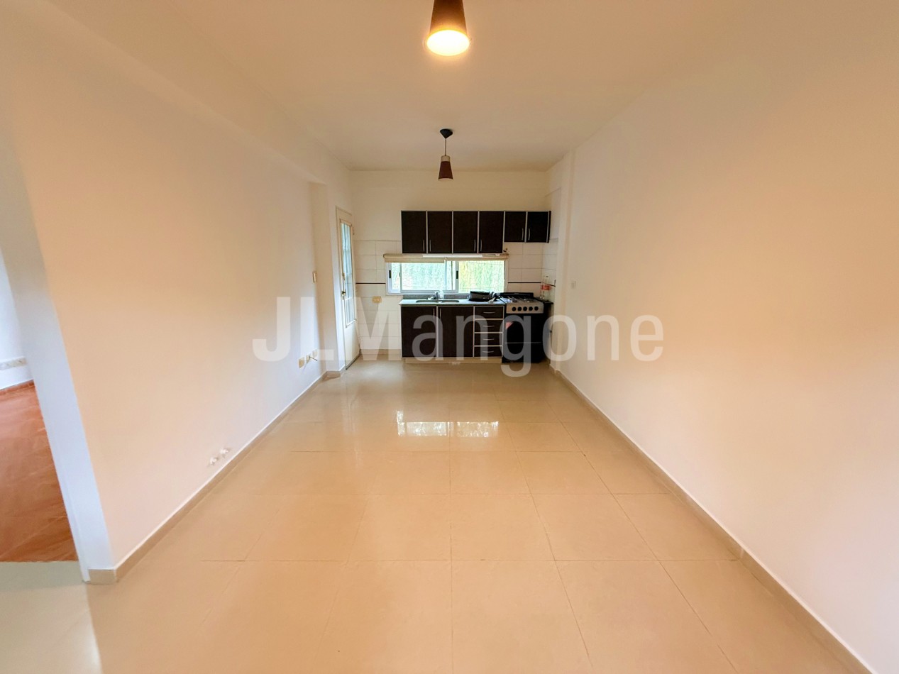 Departamento 2 ambientes con cochera y balcon