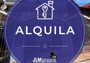 Triplex 4 ambientes con cochera y patio