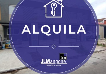 Triplex 4 ambientes a estrenar con cochera y patio