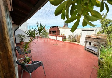Piso 5 ambientes con quincho patio y terraza