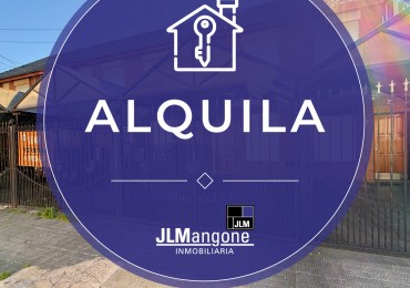 Duplex 4 ambientes con cochera, patio y terraza