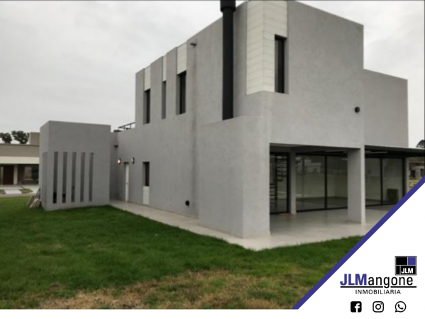 Chalet 4 ambientes en barrio Privado