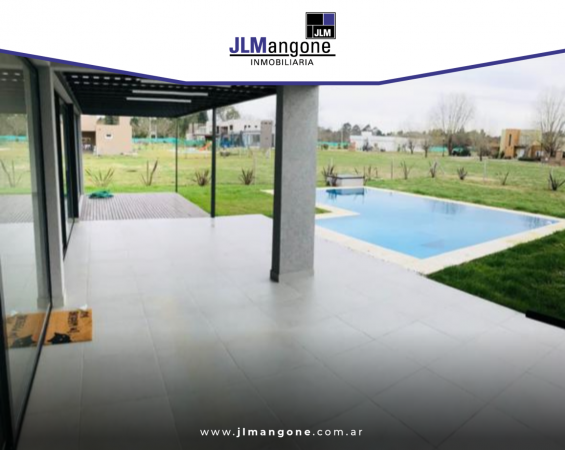 Chalet 4 ambientes en barrio Privado
