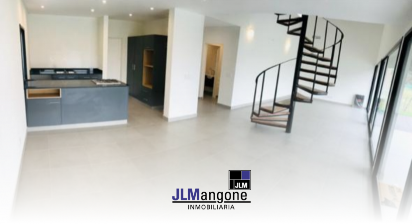 Chalet 4 ambientes en barrio Privado
