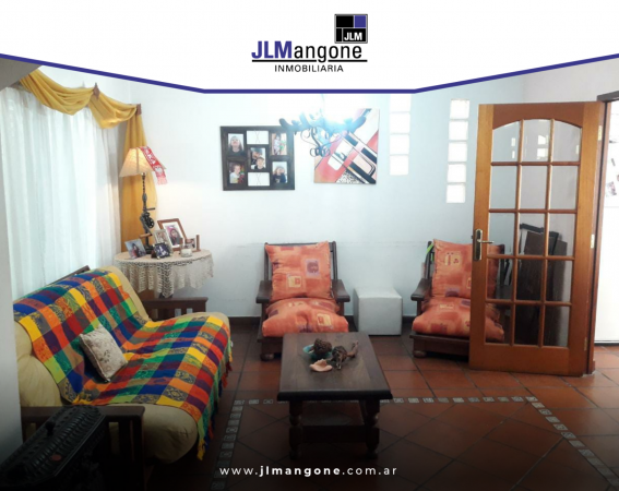 Chalet 4 ambientes con cochera, piscina y galpon