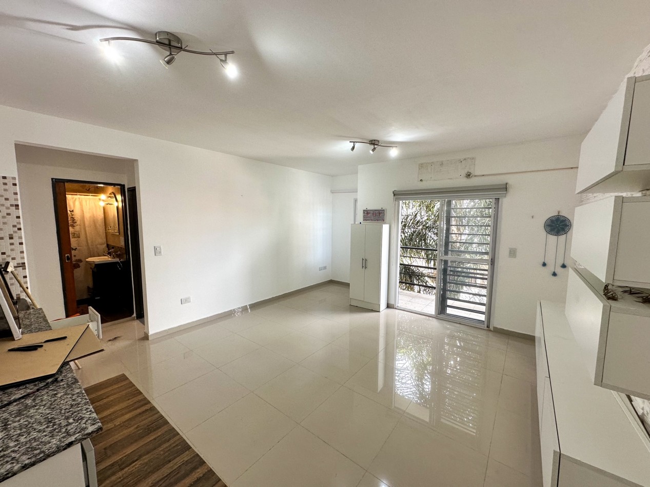 Departamento 2 ambientes con cochera y balcon