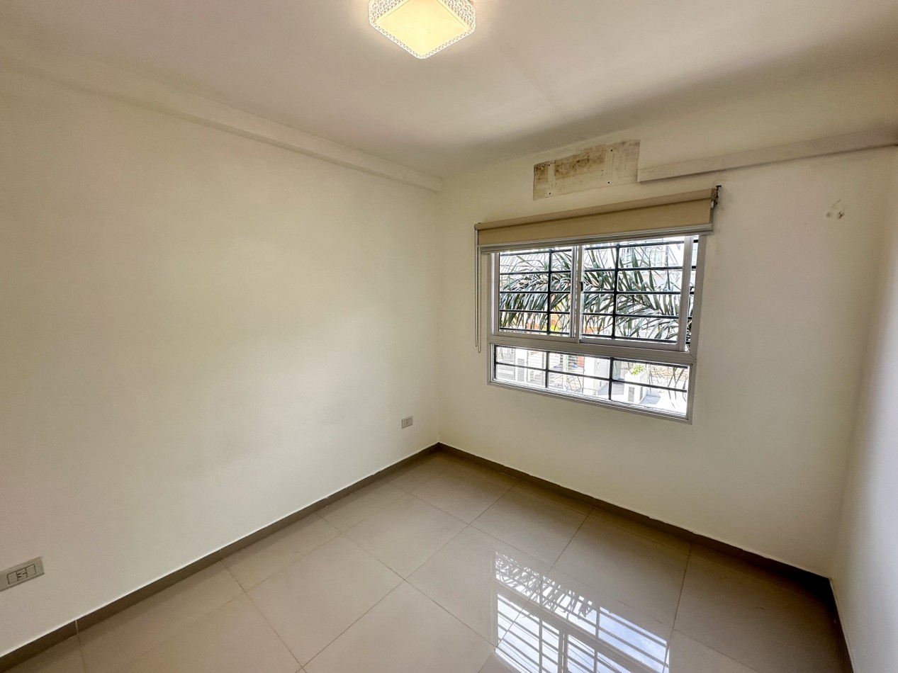 Departamento 2 ambientes con cochera y balcon