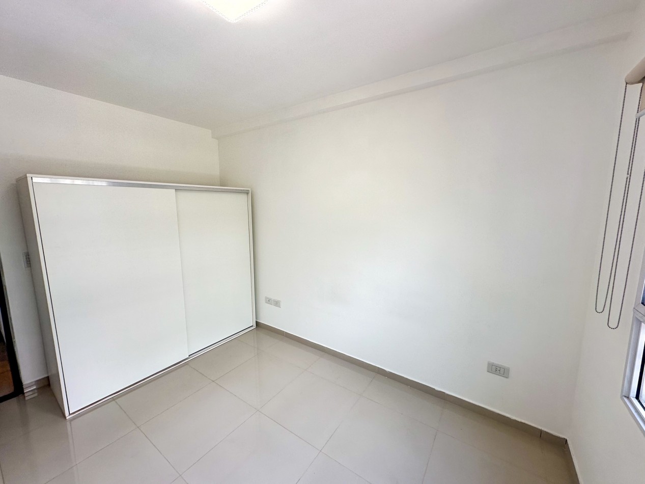 Departamento 2 ambientes con cochera y balcon