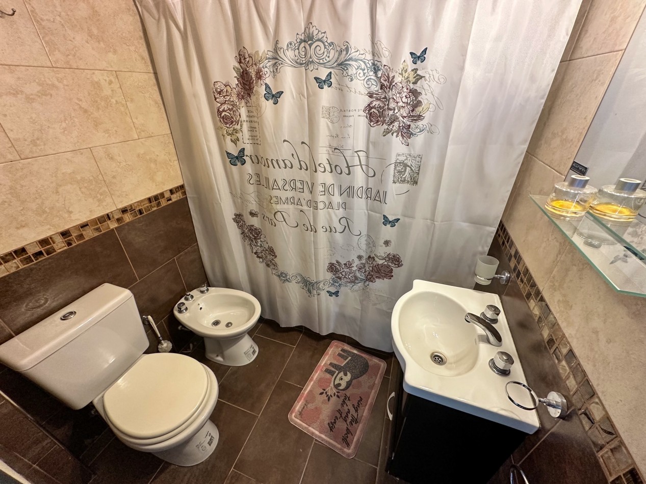 Departamento 2 ambientes con cochera y balcon