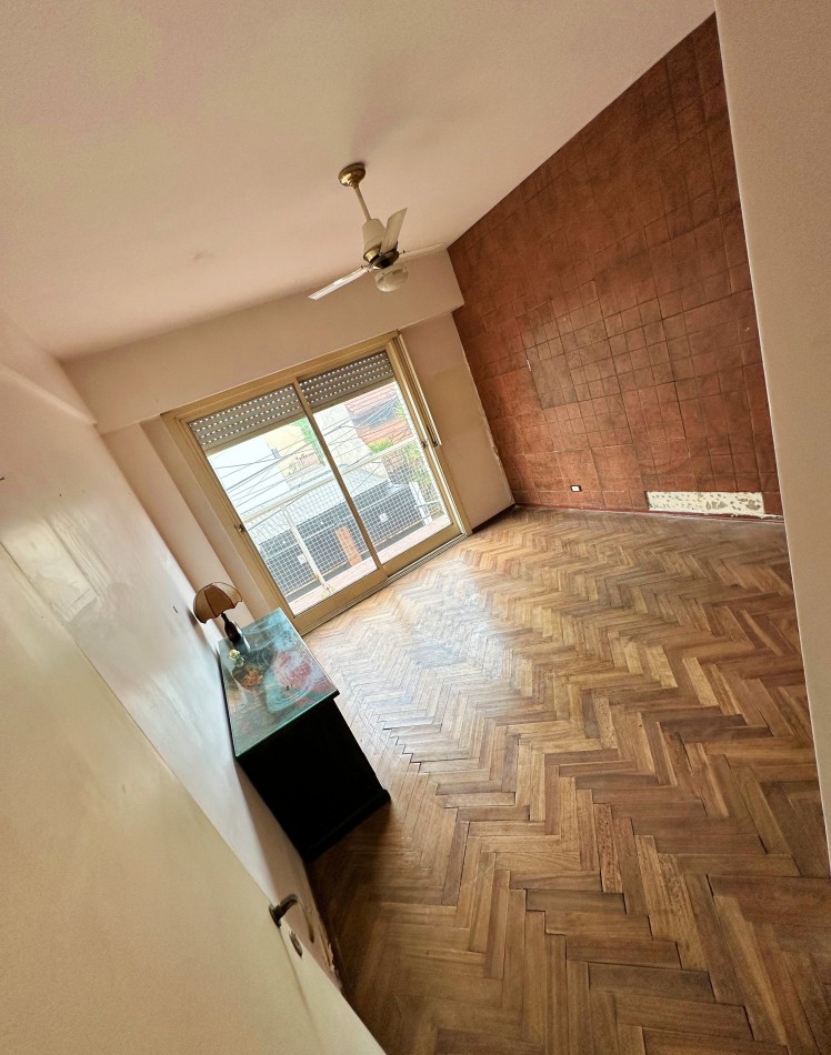 Departamento 3 ambientes con balcon al frente