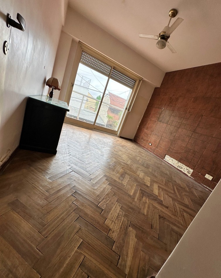 Departamento 3 ambientes con balcon al frente