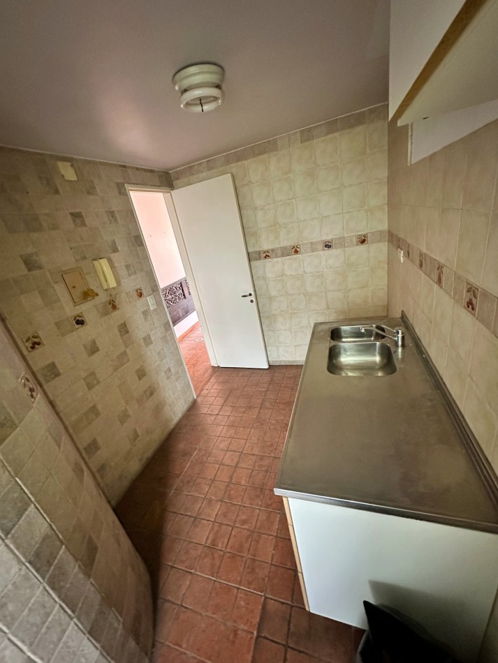 Departamento 3 ambientes con balcon al frente