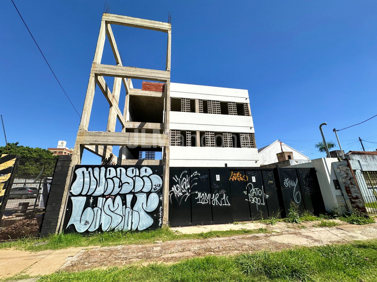 Lote 200 m2 sobre Av. Peron (San Justo Centro)