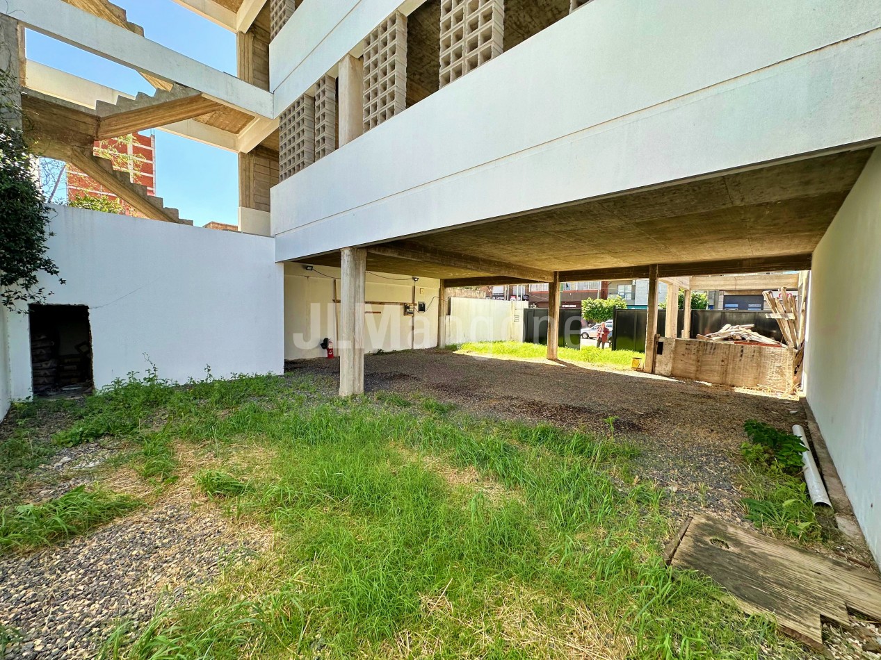Lote 200 m2 sobre Av. Peron (San Justo Centro)