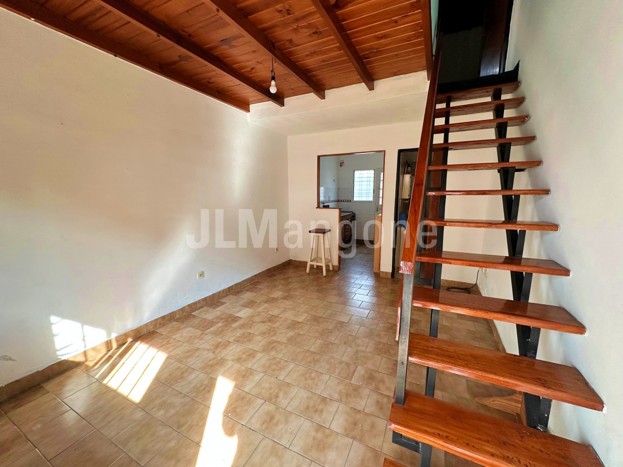 Duplex 2 1/2 amb con patio