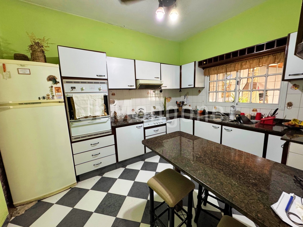 PH 3 ambientes con parque, quincho y balcon