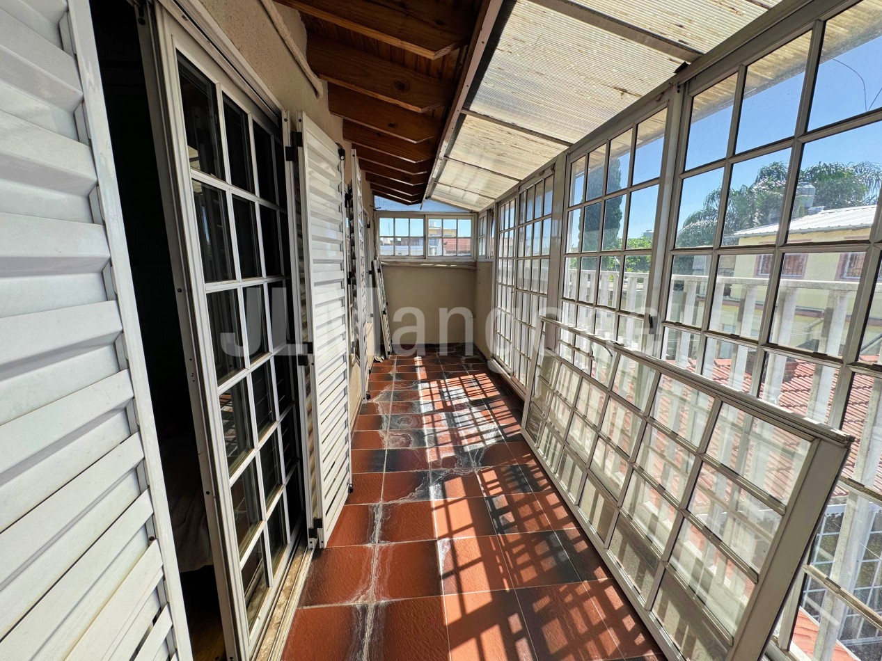 PH 3 ambientes con parque, quincho y balcon