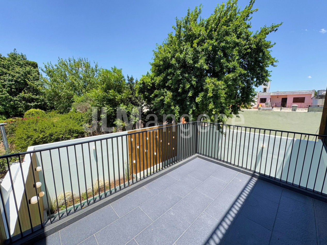 Casas 4 amb con cochera, parque y piscina, a estrenar