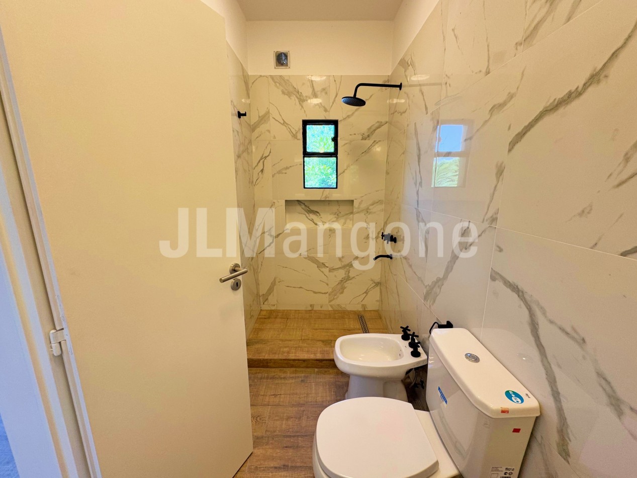Casas 4 amb con cochera, parque y piscina, a estrenar