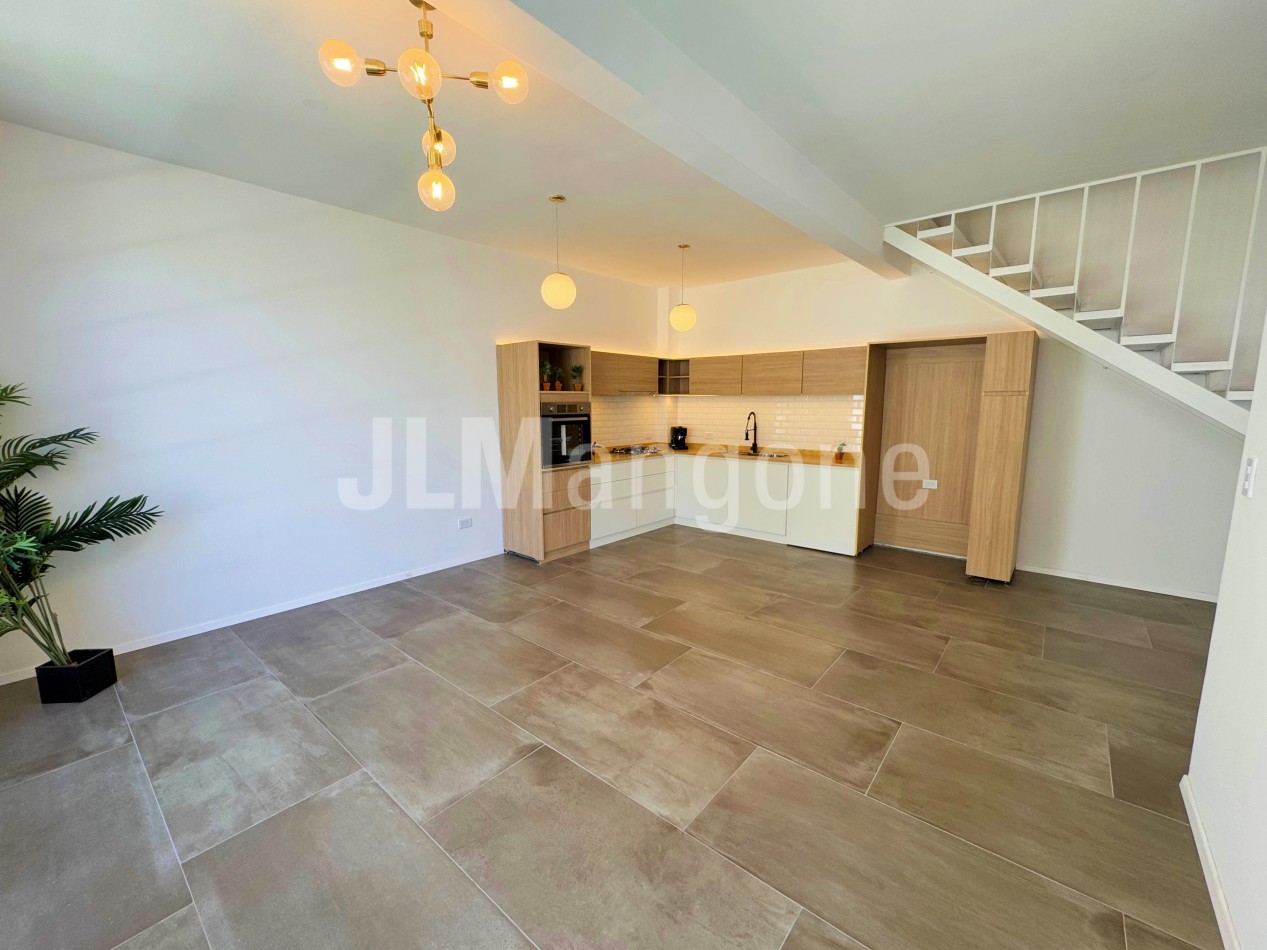 Casas 4 amb con cochera, parque y piscina, a estrenar