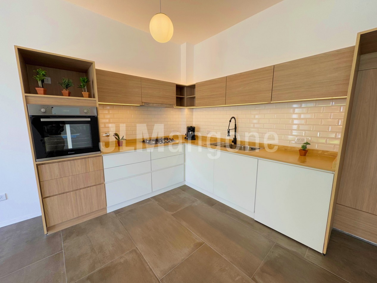 Casas 4 amb con cochera, parque y piscina, a estrenar