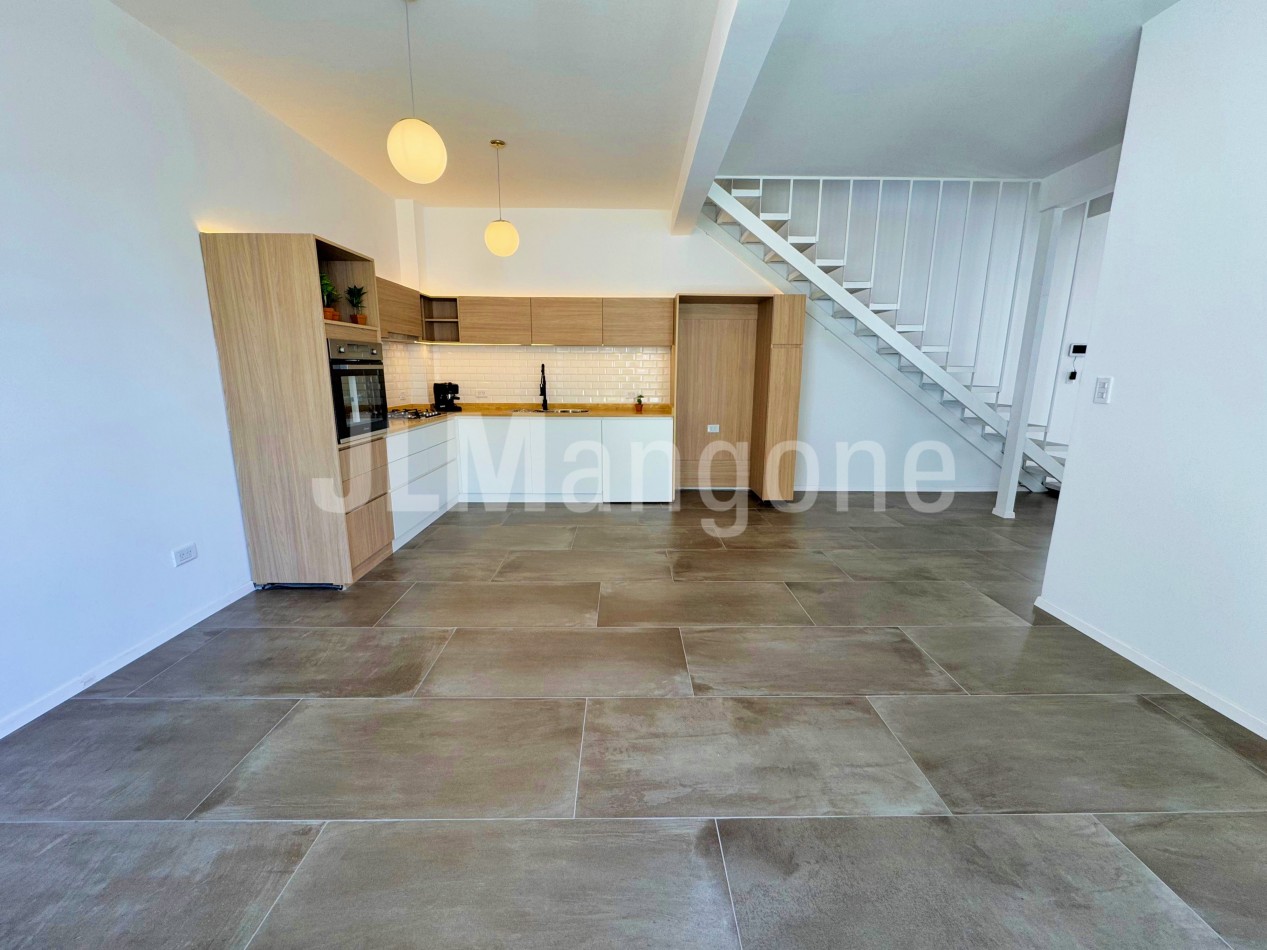Casas 4 amb con cochera, parque y piscina, a estrenar