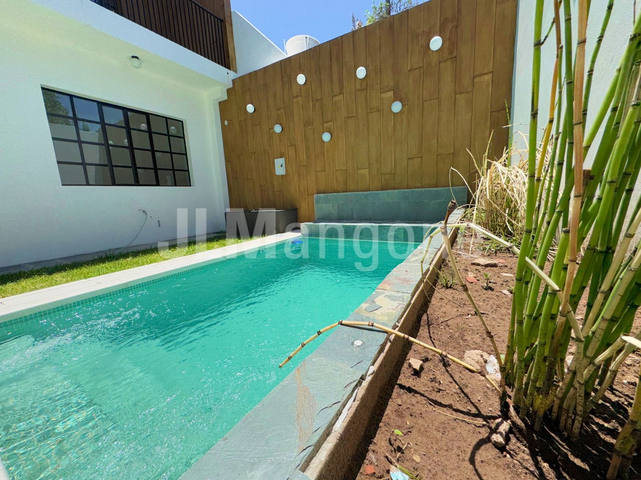 Casas 4 amb con cochera, parque y piscina, a estrenar