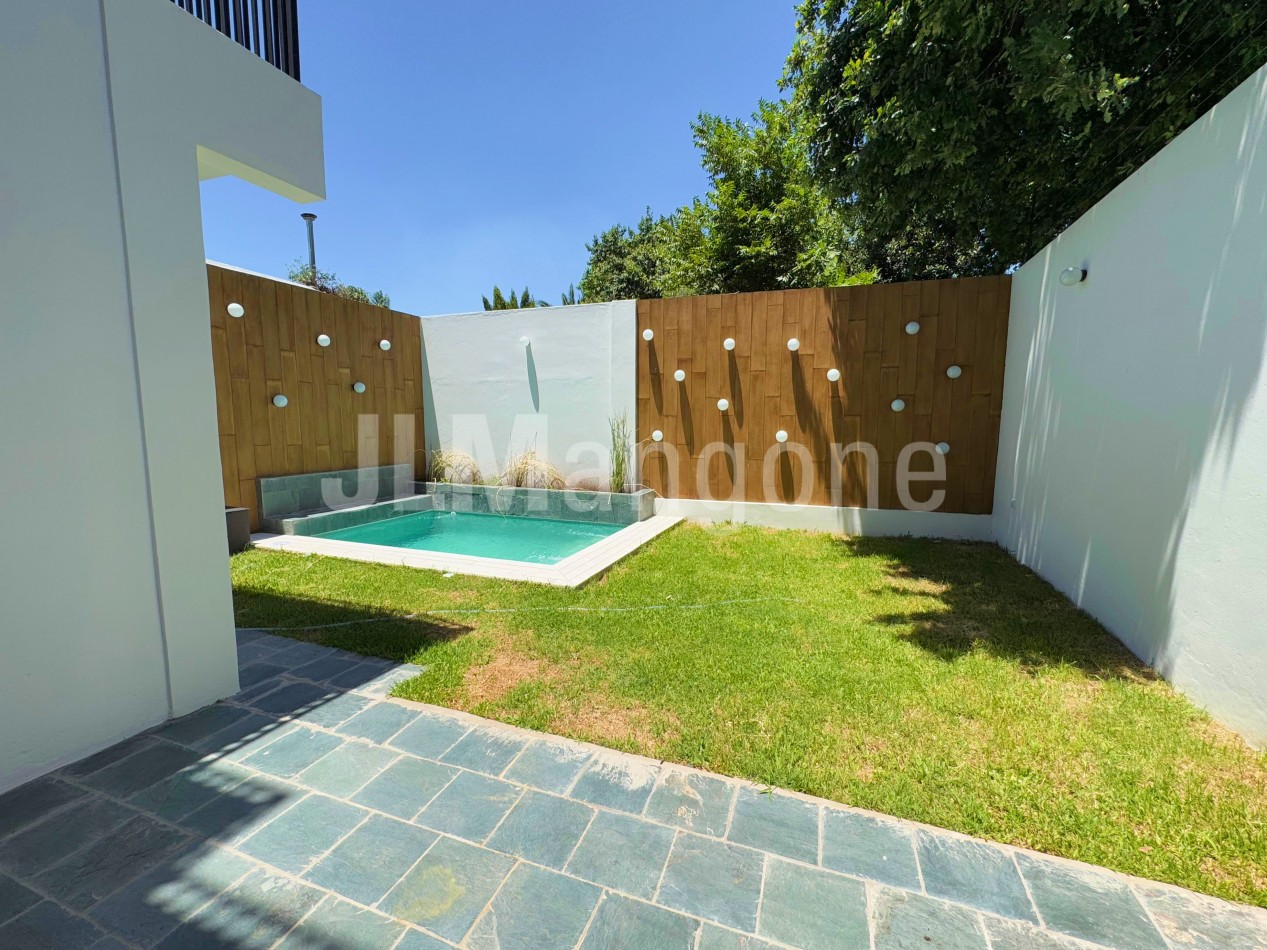 Casas 4 amb con cochera, parque y piscina, a estrenar