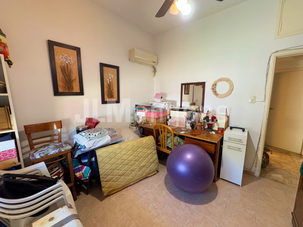 Casa 4 ambientes con cochera y parque
