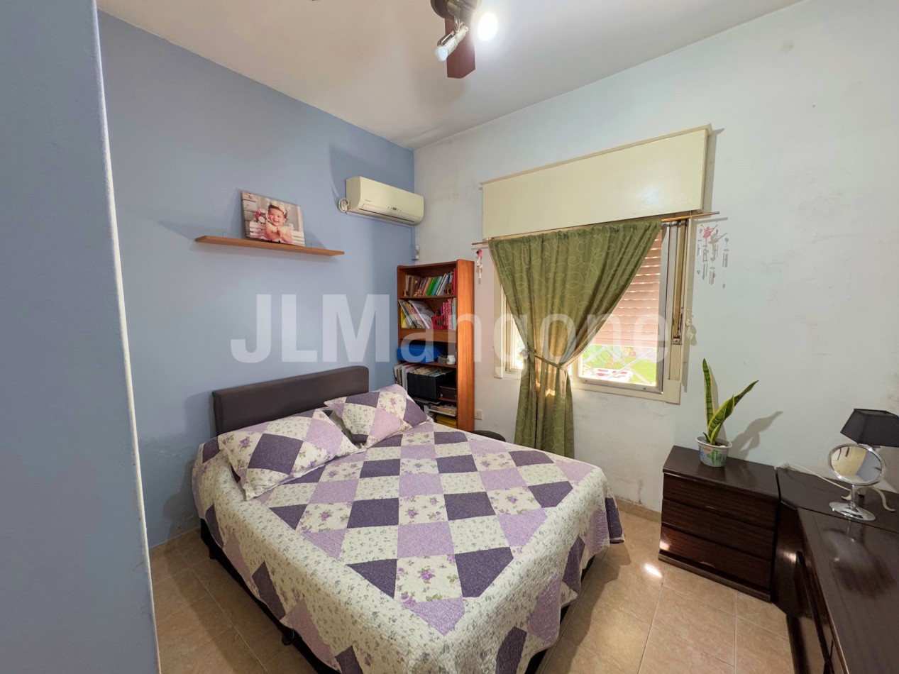 Casa 4 ambientes con cochera y parque
