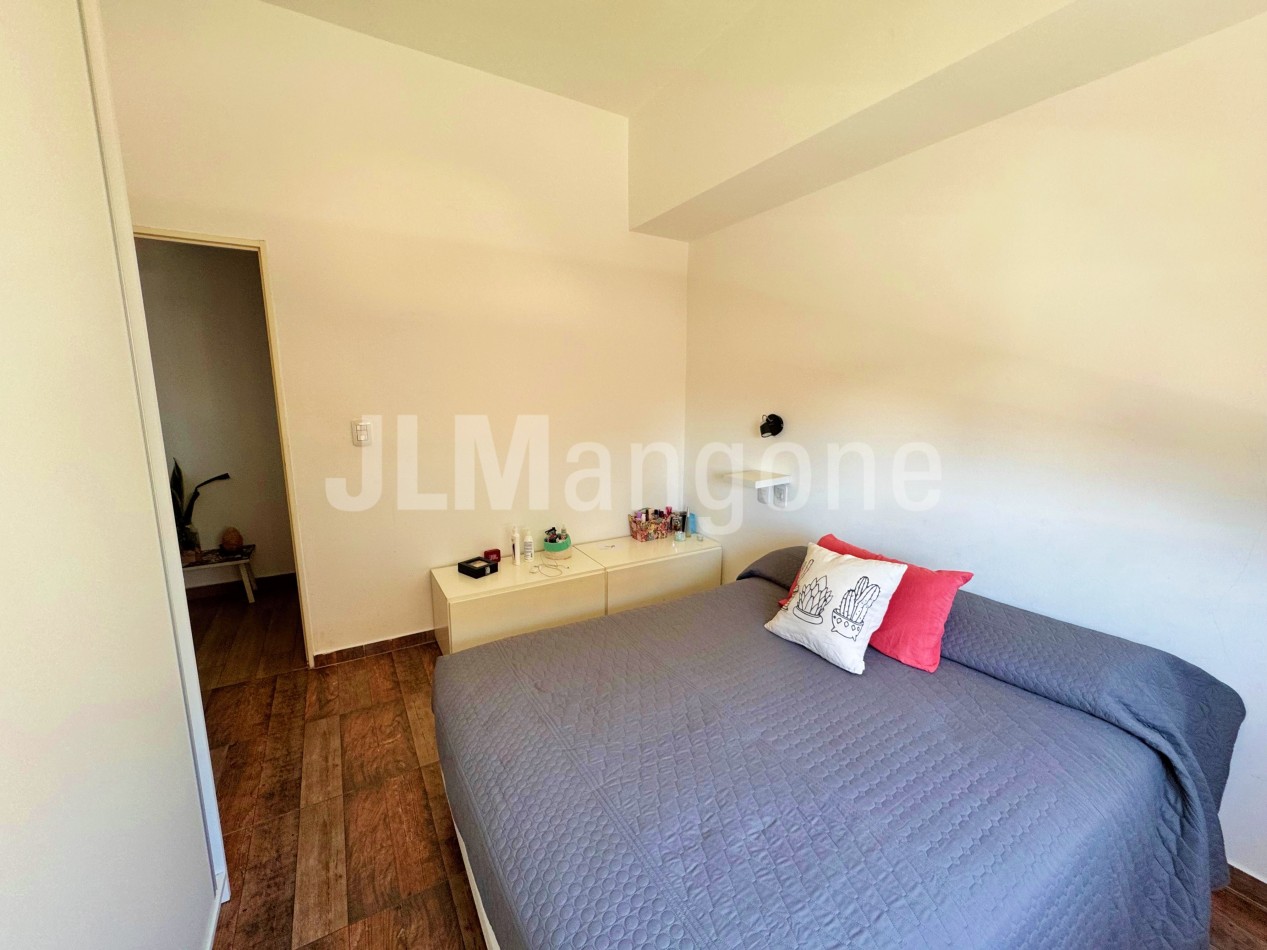 Departamento 2 amb con cochera y balcon
