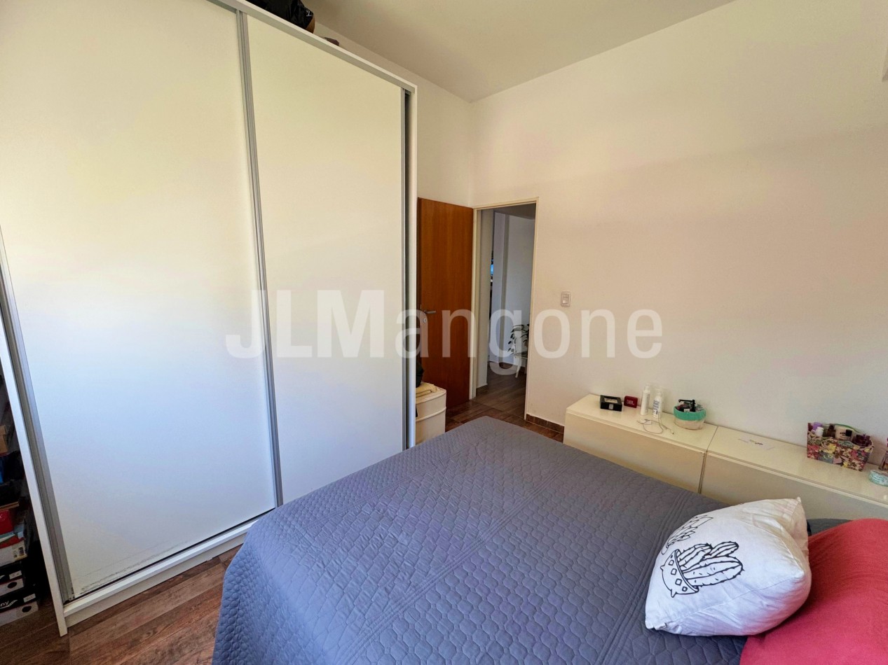 Departamento 2 amb con cochera y balcon