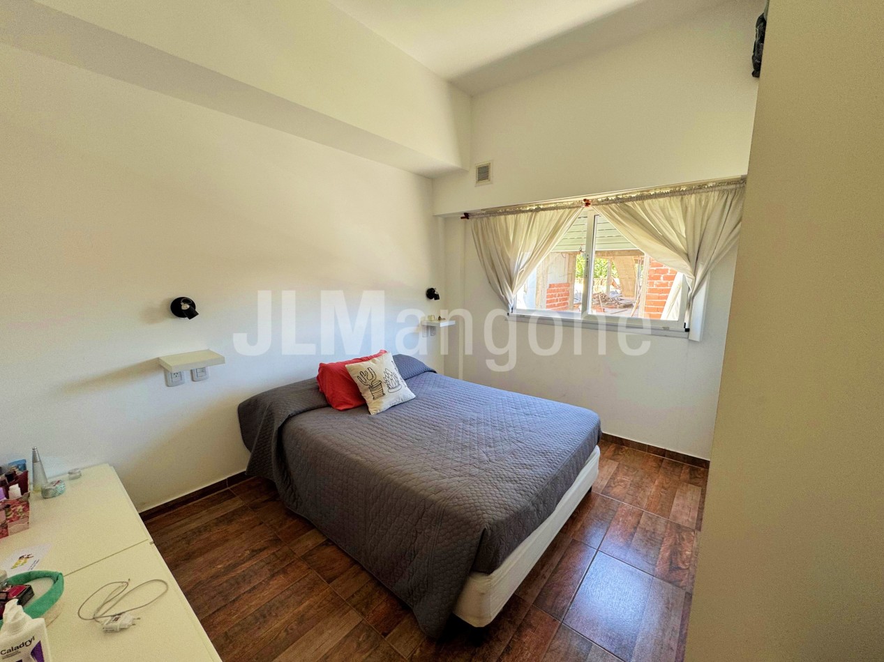 Departamento 2 amb con cochera y balcon