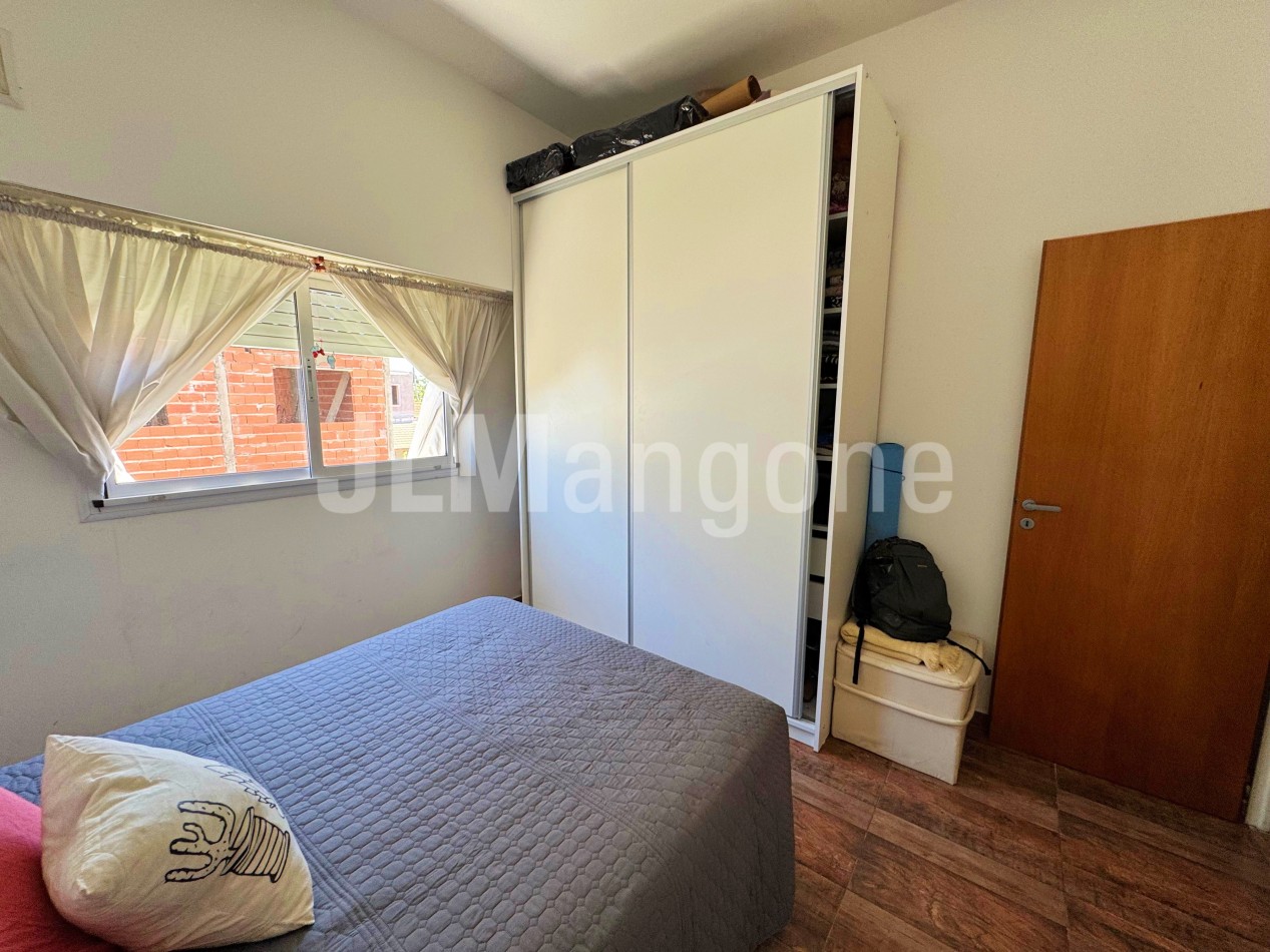 Departamento 2 amb con cochera y balcon