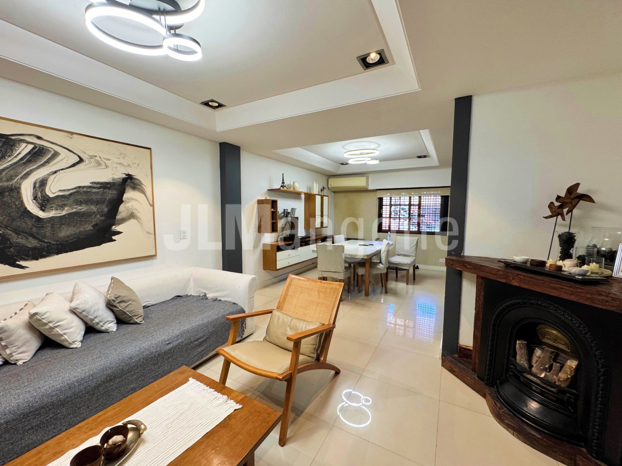 Chalet 4 ambientes con cocheras, piscina, parque, y quincho