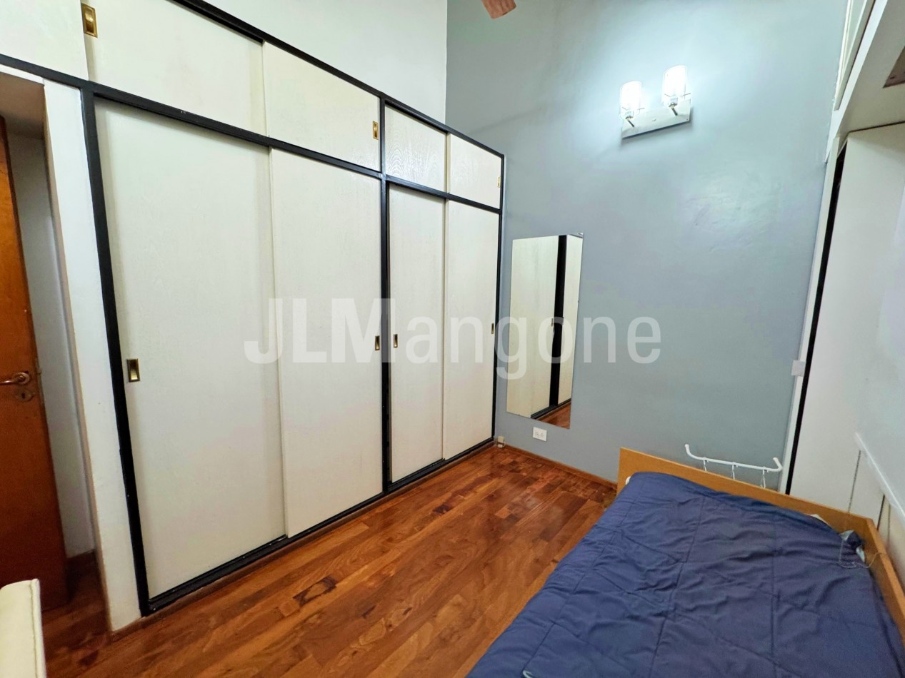 Chalet 4 ambientes con cocheras, piscina, parque, y quincho